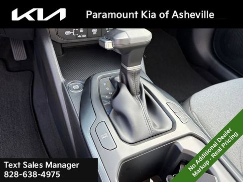 New 2025 Kia K4 LXS image 27