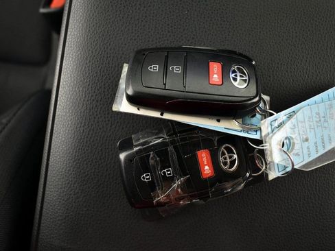 Used 2024 Toyota Tacoma SR5 w/ SR5 Upgrade Package image 36