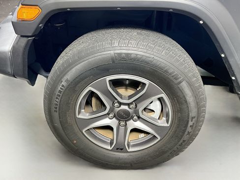Used 2022 Jeep Wrangler Unlimited Sport AWD/4WD image 13