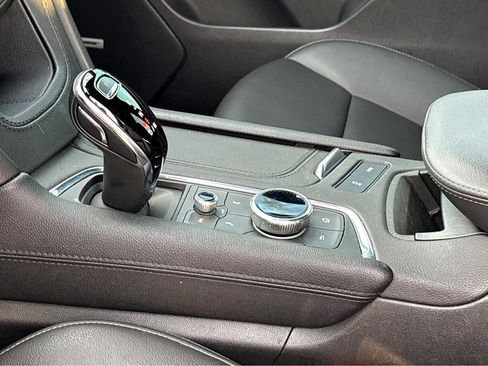 Certified 2024 Cadillac XT6 Luxury image 11