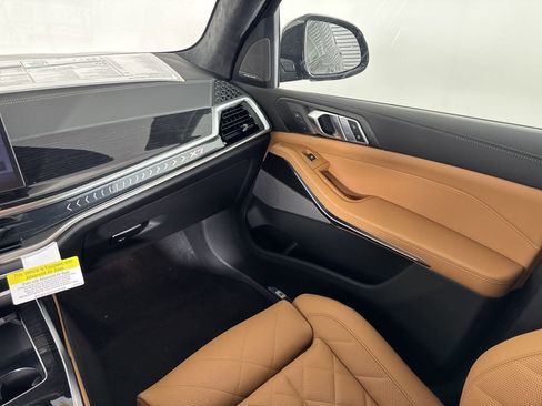 Used 2026 BMW X7 xDrive40i w/ M Sport Package image 27