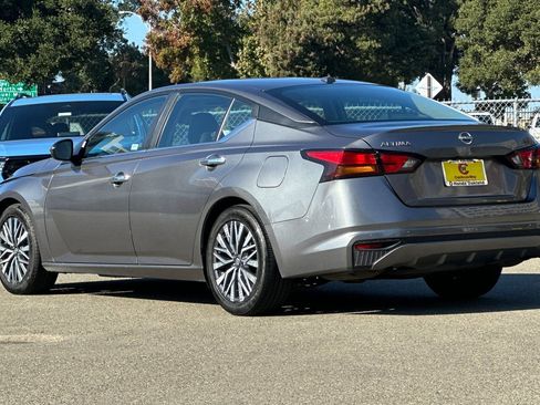 Used 2023 Nissan Altima 2.5 SV image 6