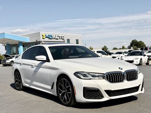 Used 2022 BMW 530i w/ M Sport Package RWD image 10