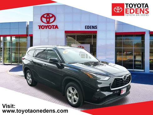 Certified 2023 Toyota Highlander LE image 1