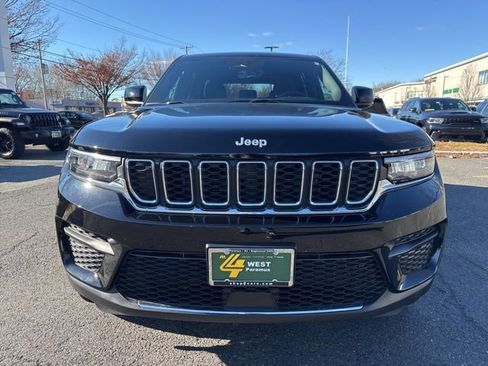 Used 2025 Jeep Grand Cherokee Laredo w/ Luxury Tech Group I image 2