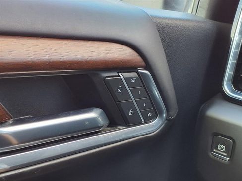 Used 2024 GMC Sierra 2500 Denali Ultimate image 38