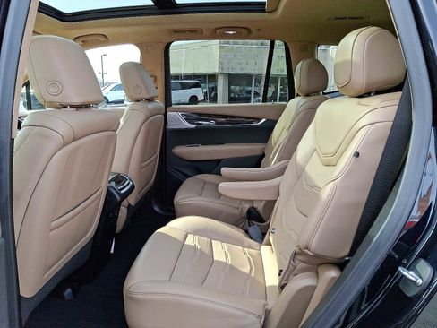 Used 2022 Cadillac XT6 Sport w/ Platinum Package image 10