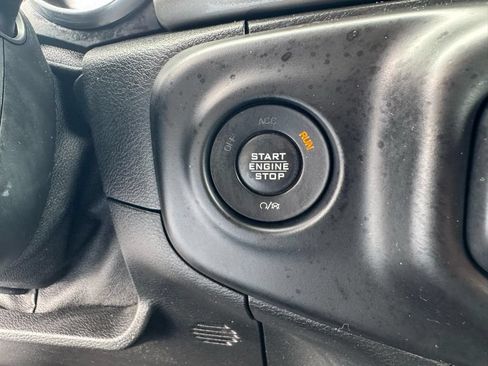 Used 2020 Jeep Wrangler Unlimited Sahara AWD/4WD image 24
