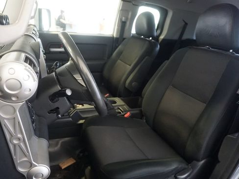 Used 2012 Toyota FJ Cruiser 4WD w/ Convenience Pkg image 13