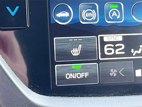 Used 2025 Subaru Forester Premium image 18