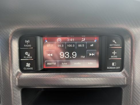 Used 2013 Dodge Charger SE RWD image 13