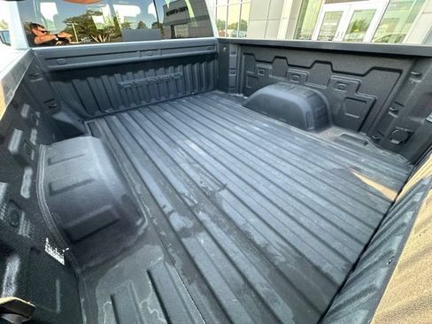 Used 2024 GMC Sierra 1500 Denali w/ Technology Package AWD/4WD image 15
