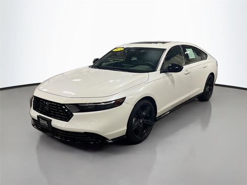 Used 2023 Honda Accord Sport image 3