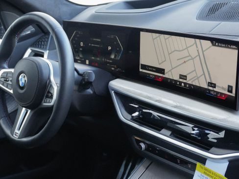 Certified 2025 BMW X7 M60i image 11