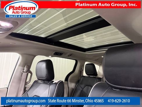 Used 2023 Chrysler Pacifica Limited FWD image 14