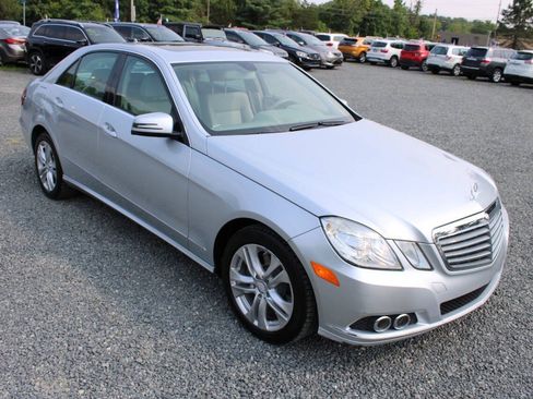 Used 2011 Mercedes-Benz E 350 4MATIC Sedan image 4