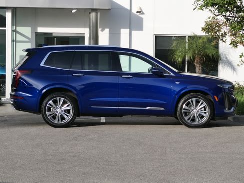 New 2025 Cadillac XT6 Premium Luxury image 7