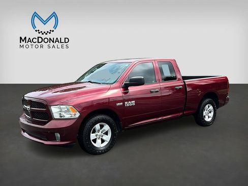 Used 2017 RAM 1500 Express RWD image 1