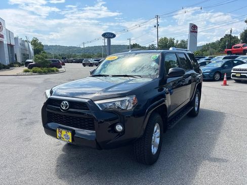 Used 2016 Toyota 4Runner SR5 AWD/4WD image 3