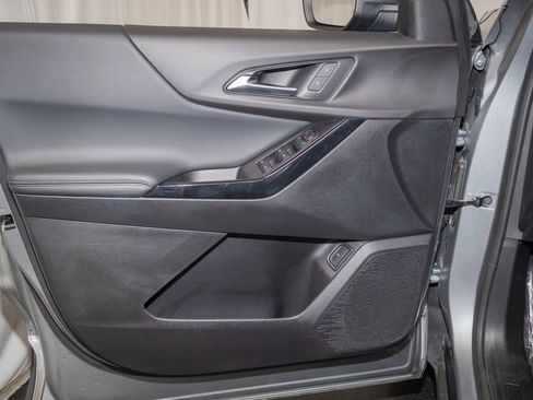 Used 2025 Chevrolet Equinox LT w/ Convenience Package II FWD image 10