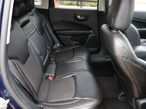 Used 2018 Jeep Compass Latitude w/ Popular Equipment Group FWD image 11
