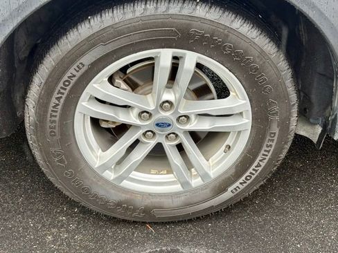 Used 2020 Ford Explorer XLT RWD image 30