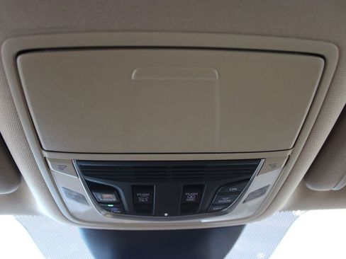 Used 2023 Acura MDX SH-AWD image 36