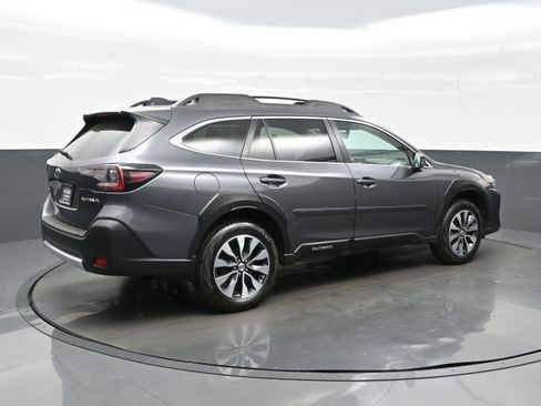 Used 2023 Subaru Outback Limited AWD/4WD image 6
