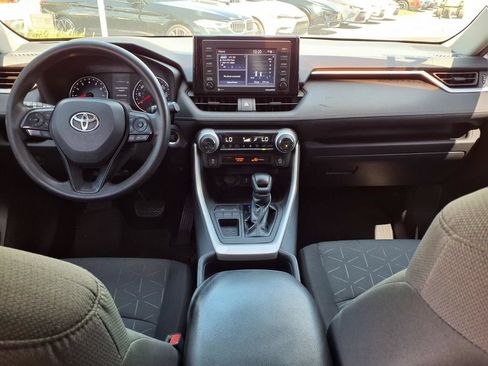 Used 2021 Toyota RAV4 XLE FWD image 17