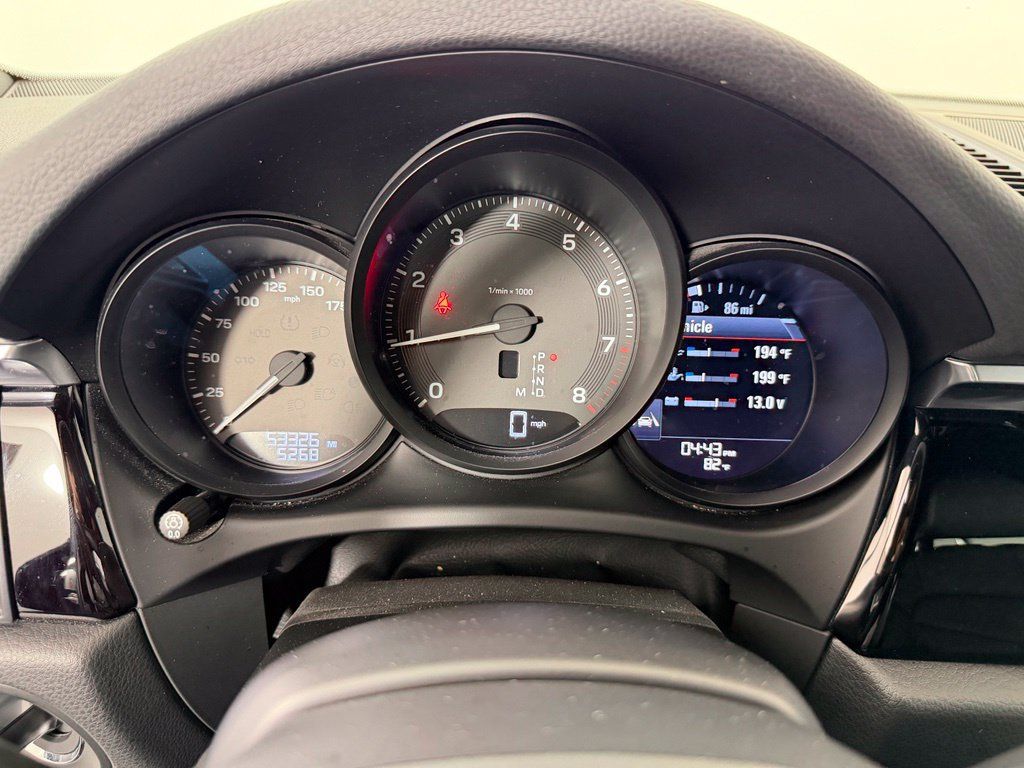 Certified 2023 Porsche Macan AWD/4WD image 25