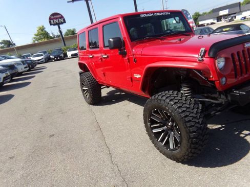 Used 2014 Jeep Wrangler Unlimited Sahara w/ Connectivity Group AWD/4WD image 48