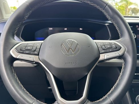 Used 2023 Volkswagen Taos SE w/ Panoramic Sunroof Package image 23