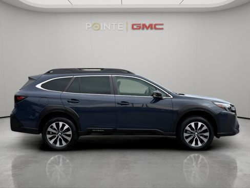 Used 2023 Subaru Outback Limited AWD/4WD image 3