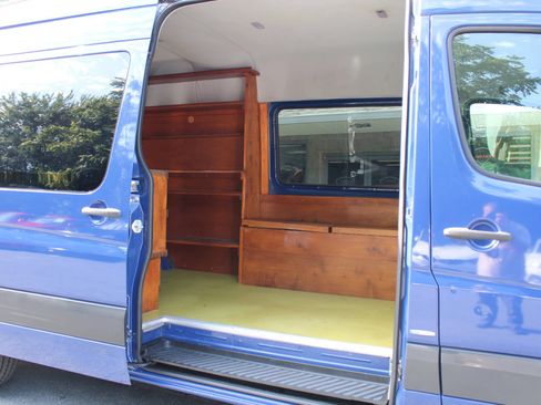 Used 2014 Mercedes-Benz Sprinter 2500 image 27