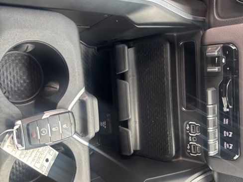 Used 2020 RAM 1500 Big Horn AWD/4WD image 20