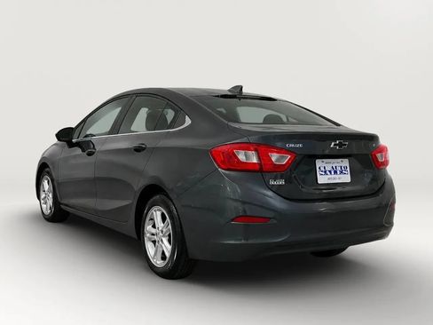 Used 2018 Chevrolet Cruze LT w/ Convenience Package FWD image 5