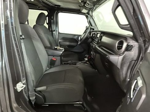 Used 2023 Jeep Wrangler Unlimited w/ Cold Weather Group AWD/4WD image 28
