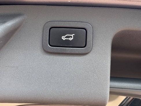Used 2017 Land Rover Discovery Sport SE AWD/4WD image 25