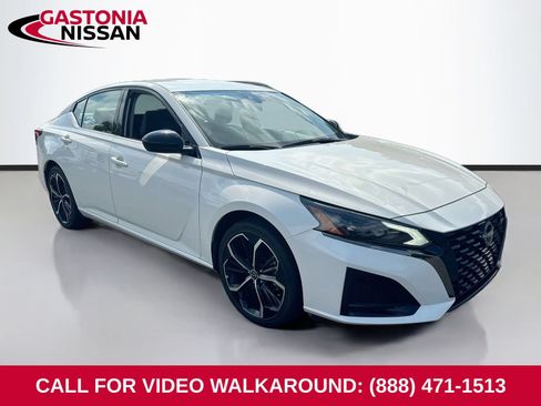 Used 2024 Nissan Altima 2.5 SR FWD image 1