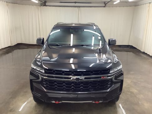 Used 2022 Chevrolet Suburban Z71 w/ Luxury Package AWD/4WD image 2
