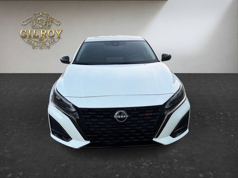 Used 2023 Nissan Altima 2.5 SR w/ SR Premium Package FWD image 2