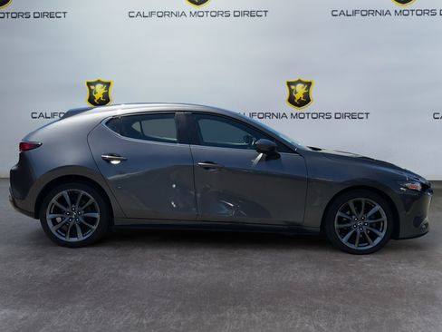 Used 2019 MAZDA MAZDA3 AWD Hatchback w/ Preferred Pkg image 4