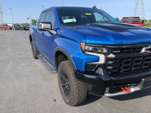 Used 2023 Chevrolet Silverado 1500 ZR2 w/ Technology Package image 16