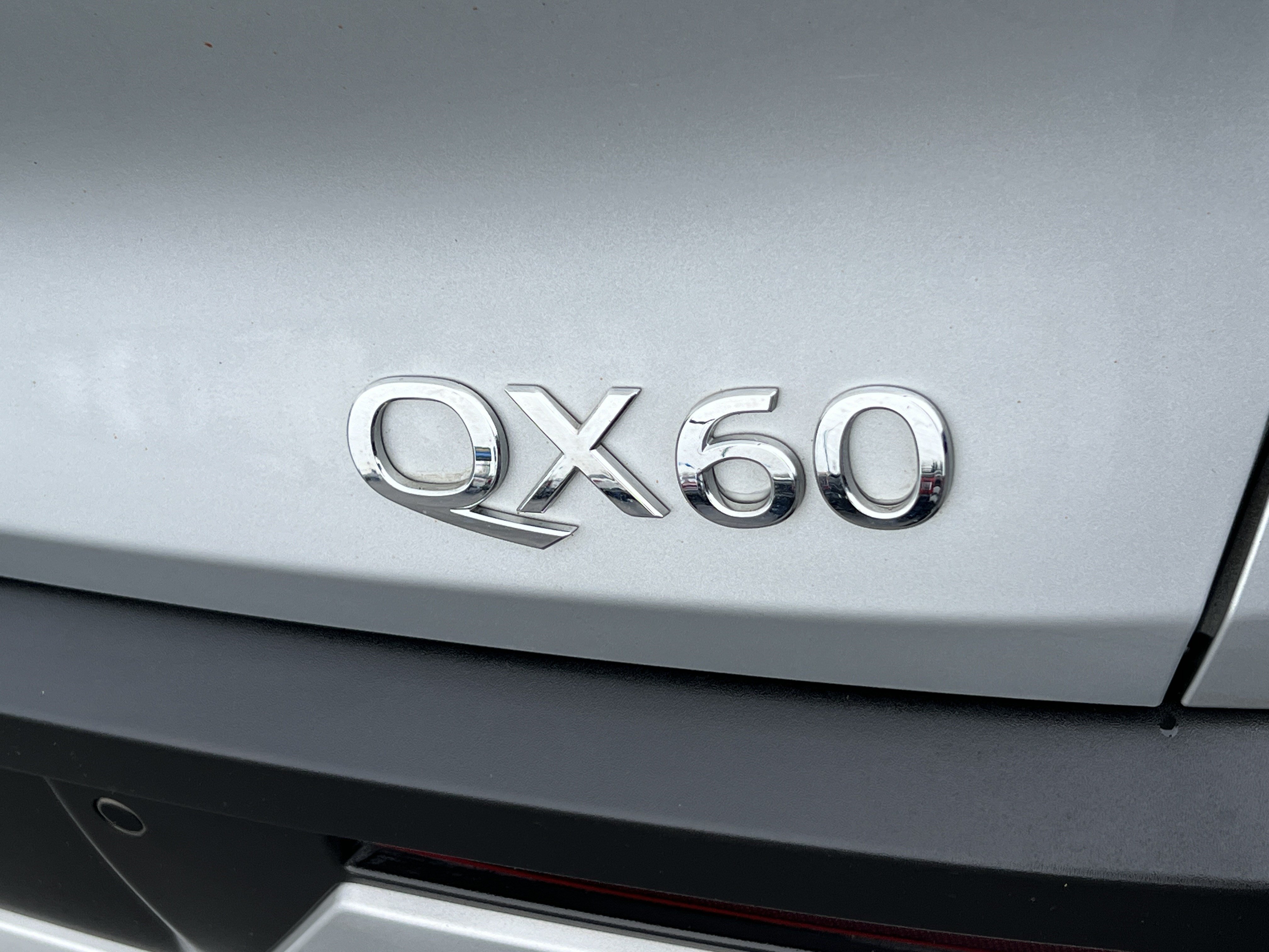 Used 2023 INFINITI QX60 Luxe AWD/4WD image 9