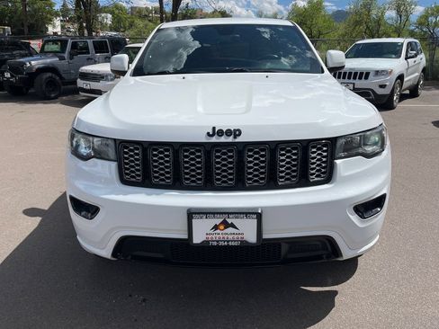Used 2018 Jeep Grand Cherokee Altitude AWD/4WD image 2