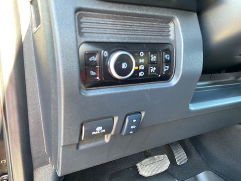 Used 2025 Ford F250 Platinum image 39