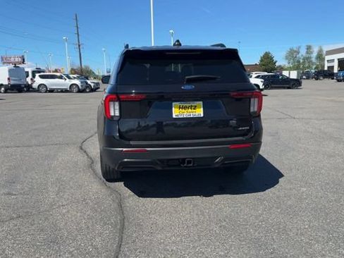Used 2025 Ford Explorer ST-Line w/ ST-Line Street Pack AWD/4WD image 7