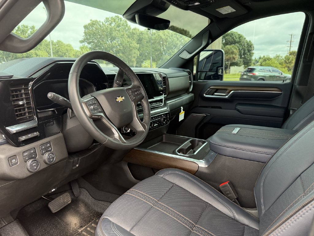 Used 2024 Chevrolet Silverado 3500 High Country w/ High Country Premium Package AWD/4WD image 20