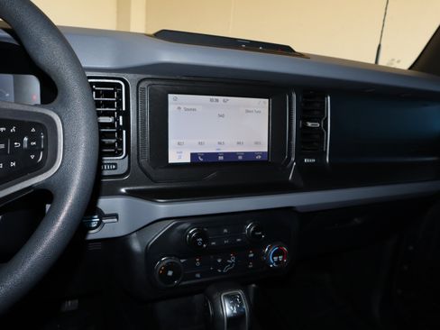 Used 2021 Ford Bronco 4-Door AWD/4WD image 25