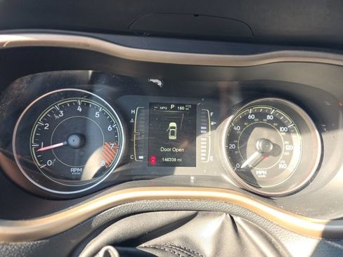 Used 2014 Jeep Cherokee Latitude w/ Cold Weather Group image 16